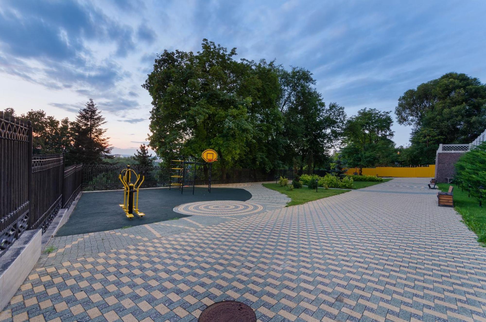 Luxury Apartment Close To The City Centre Chisinau Bagian luar foto